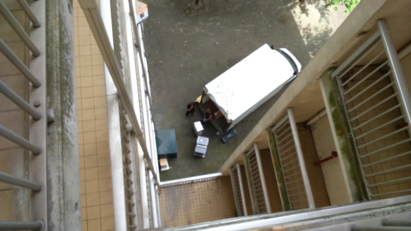 ponyvás Ford Transit Amsterdamban bérelt Ford Transit-tal Amsterdamba