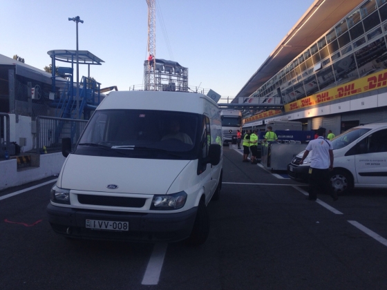 Box-utcában a bérelt teherautónk Box-utcában a bérelhető teherautónk